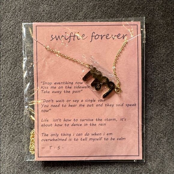 Taylor Swift 1989 Swiftie Gift Bundle Cosmetic Bag 1989 Necklace and Tote NEW - Picture 3 of 9